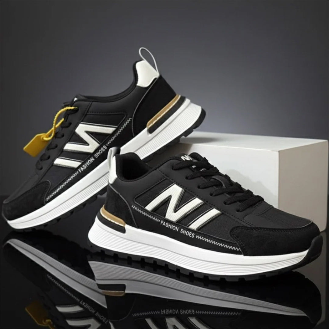 Kicks Night Runner - Black/White - 075