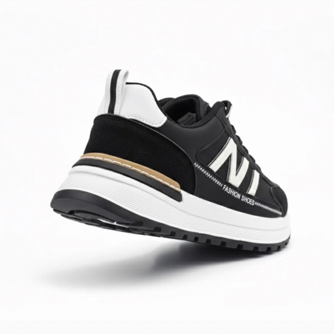 Kicks Night Runner - Black/White - 075
