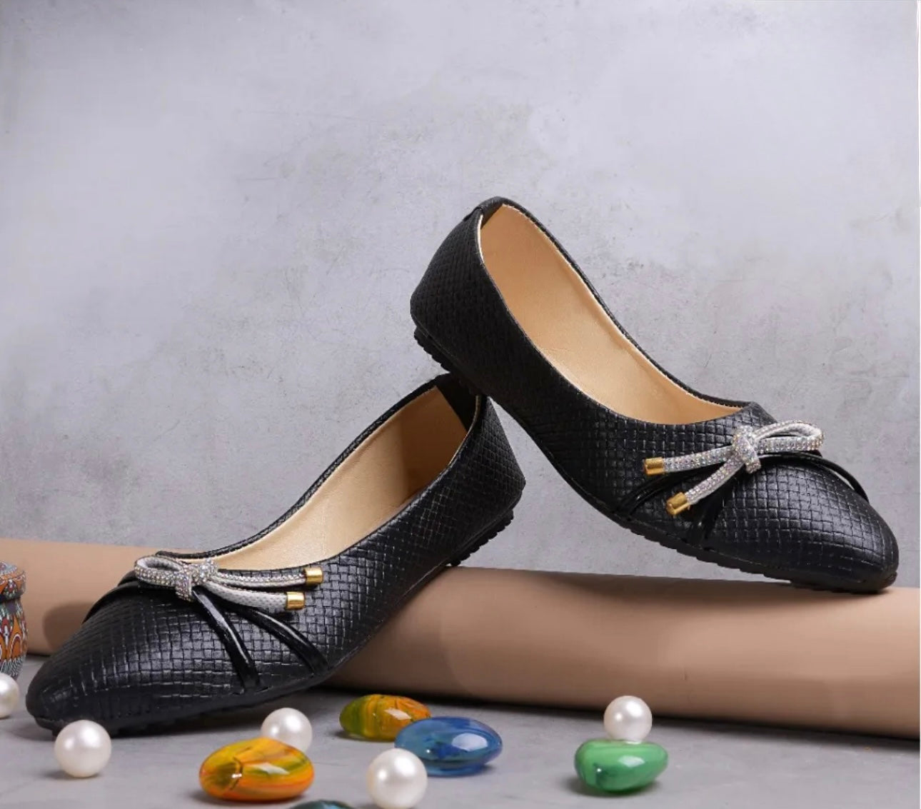 Velora - Black - 233